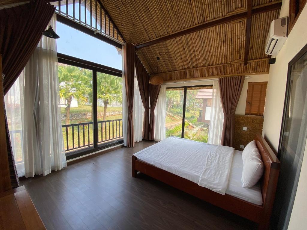 Bungalow view hồ